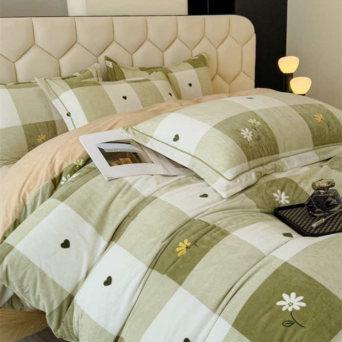 91家纺网 家纺一手货源 找家纺 喜四方 2025新款超细旦婴儿宝宝绒印花四件套 盛夏晚晴-绿