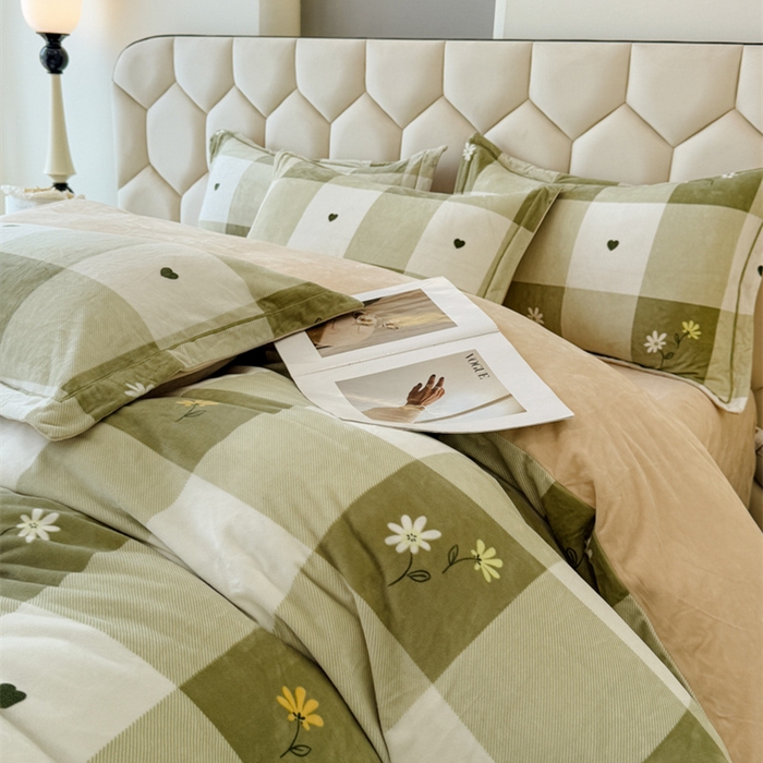 91家纺网 家纺一手货源 找家纺 喜四方 2025新款超细旦婴儿宝宝绒印花四件套 盛夏晚晴-绿