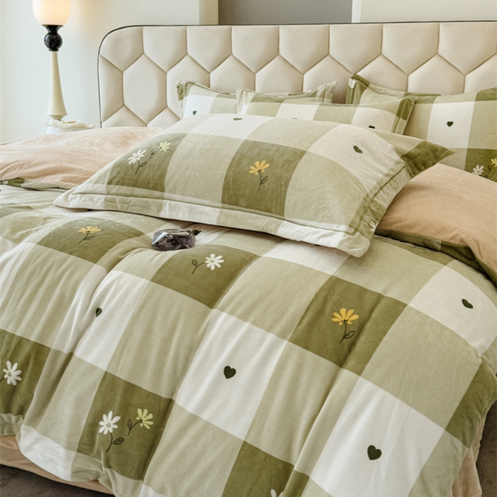 91家纺网 家纺一手货源 找家纺 喜四方 2025新款超细旦婴儿宝宝绒印花四件套 盛夏晚晴-绿