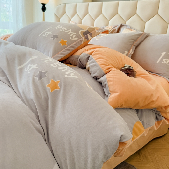 91家纺网 家纺一手货源 找家纺 喜四方 2025新款超细旦婴儿宝宝绒印花四件套 时宜