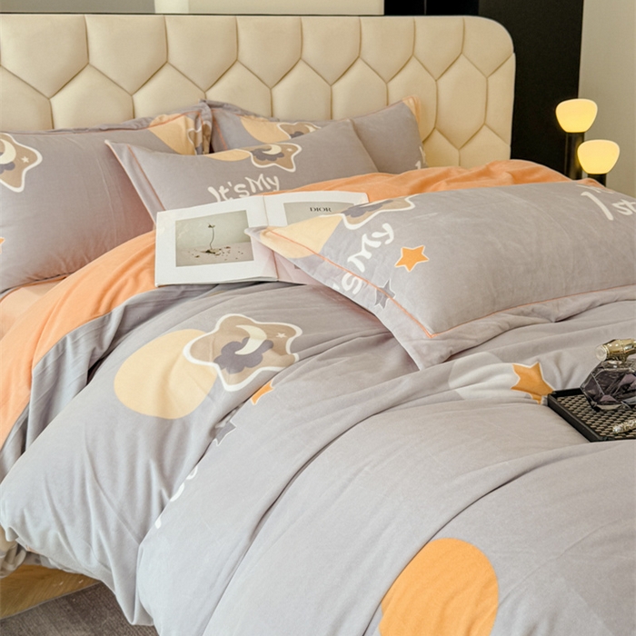 91家纺网 家纺一手货源 找家纺 喜四方 2025新款超细旦婴儿宝宝绒印花四件套 时宜