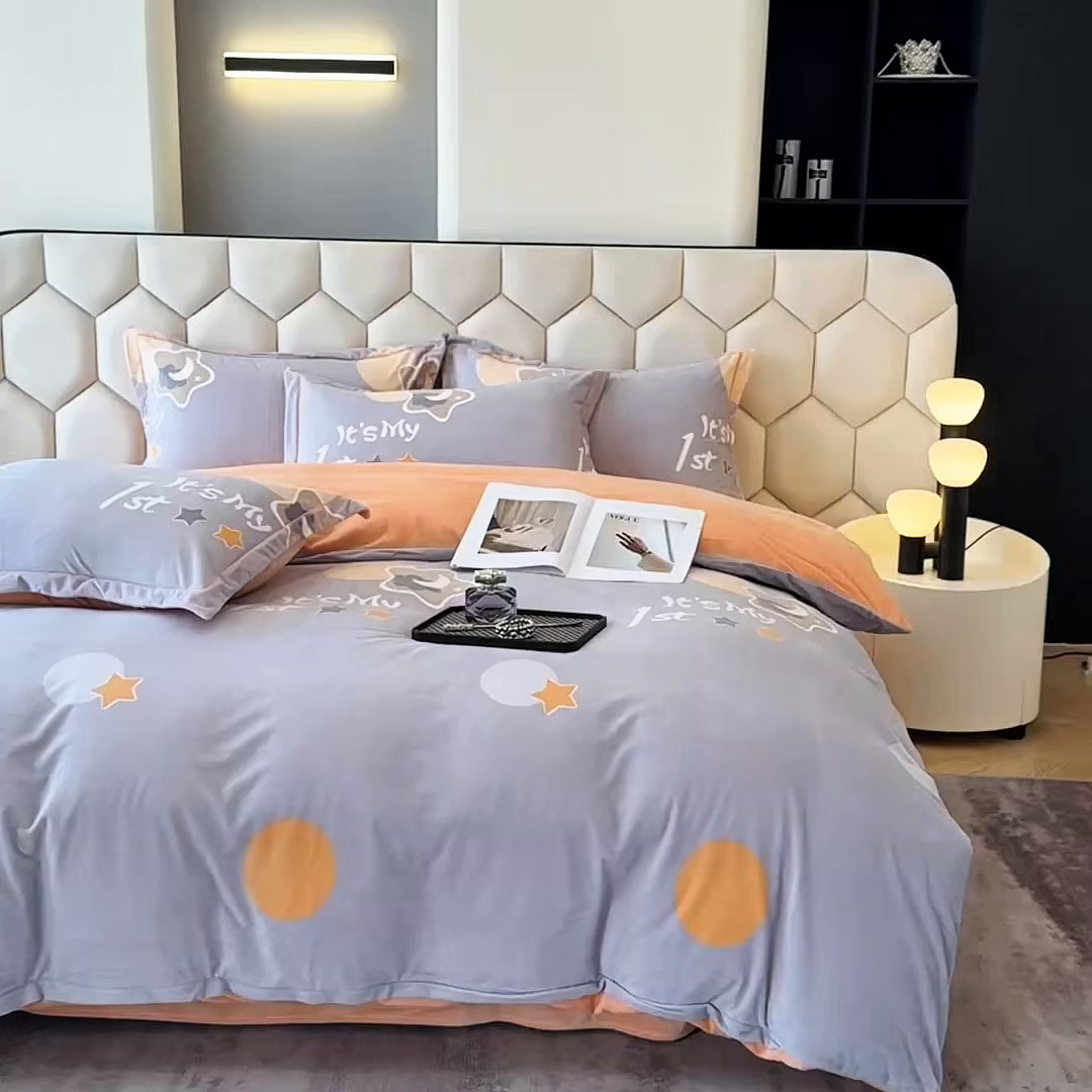 91家纺网 家纺一手货源 找家纺 喜四方 2025新款超细旦婴儿宝宝绒印花四件套 时宜