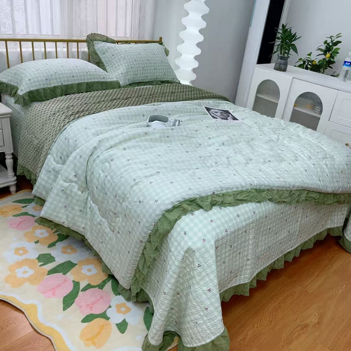 91家纺网 家纺一手货源 找家纺 暖居 2025新款法式纯棉砂洗棉花床盖三件套同款豆豆被双面纯棉被套 樱桃格子绿