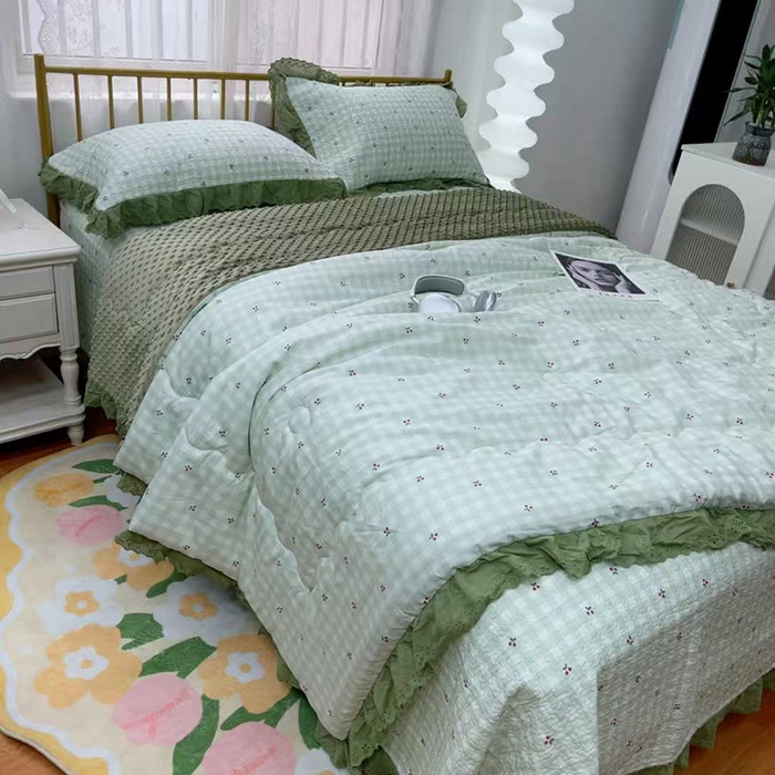 91家纺网 家纺一手货源 找家纺 暖居 2025新款法式纯棉砂洗棉花床盖三件套同款豆豆被双面纯棉被套 樱桃格子绿