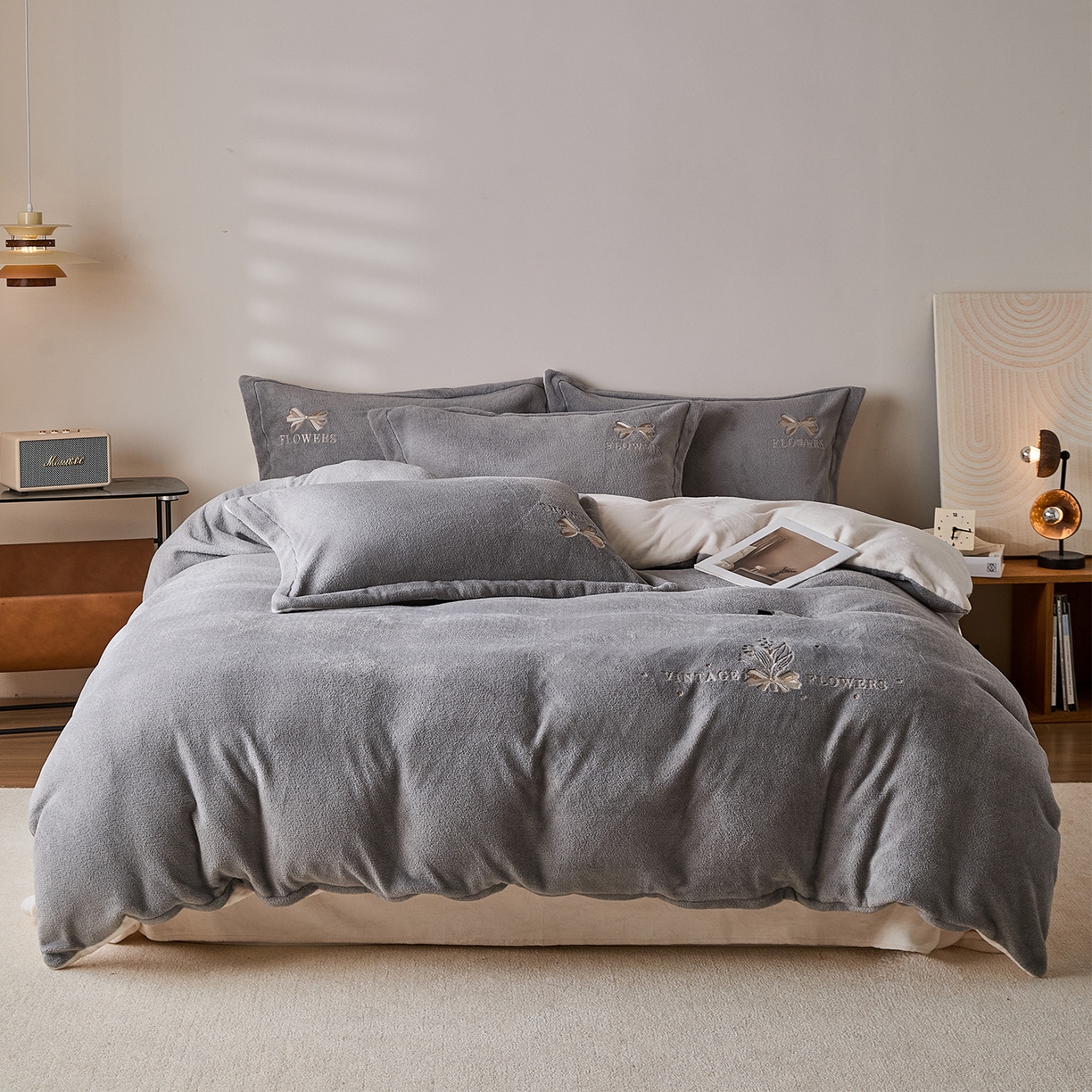 锦罗绣 2025新款雪尼绒艾尼绒230克全消光绣花系列四件套 帝灰+米白