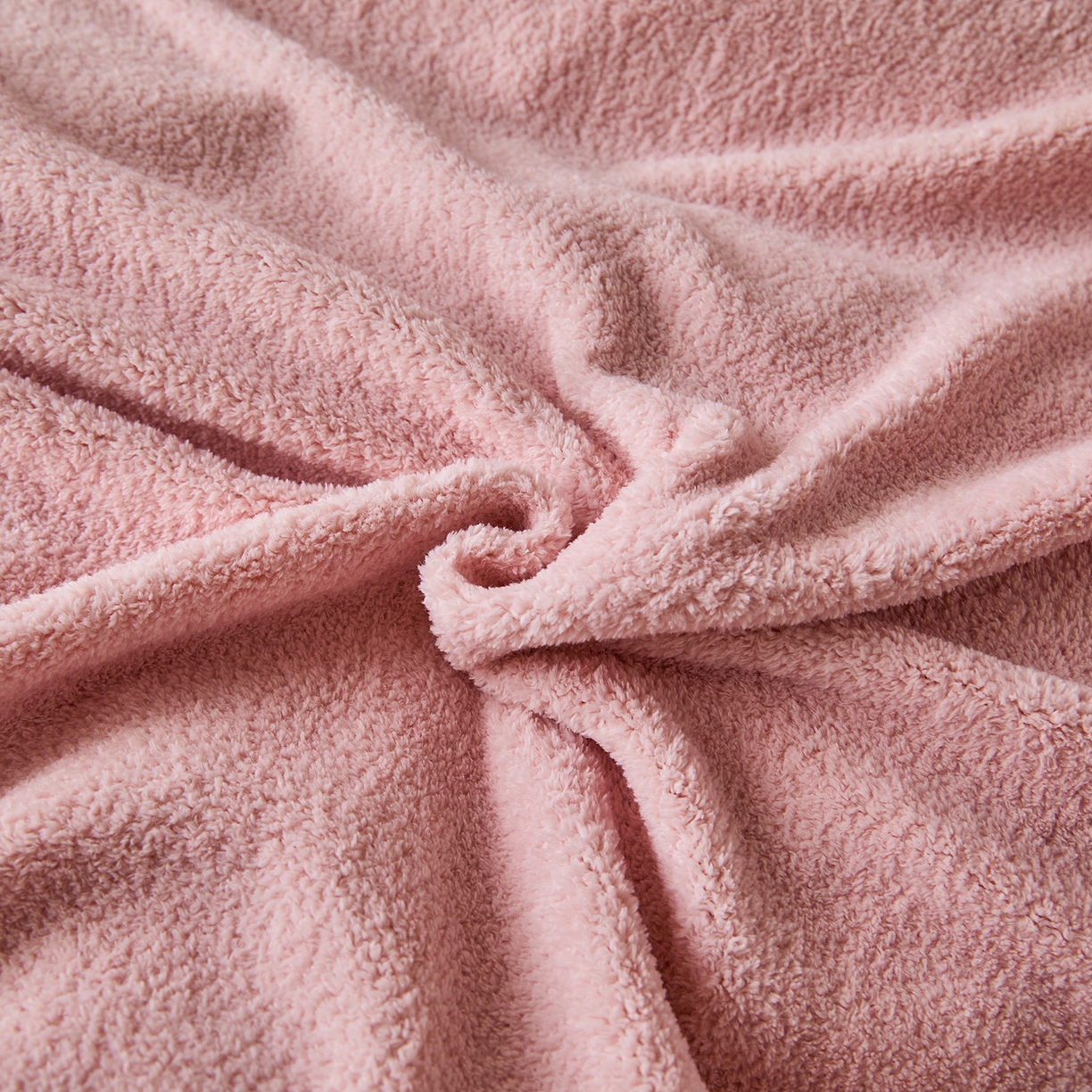 91家纺网 家纺一手货源 找家纺 锦罗绣 2025新款雪尼绒艾尼绒230克全消光绣花系列四件套 玉粉+帝灰