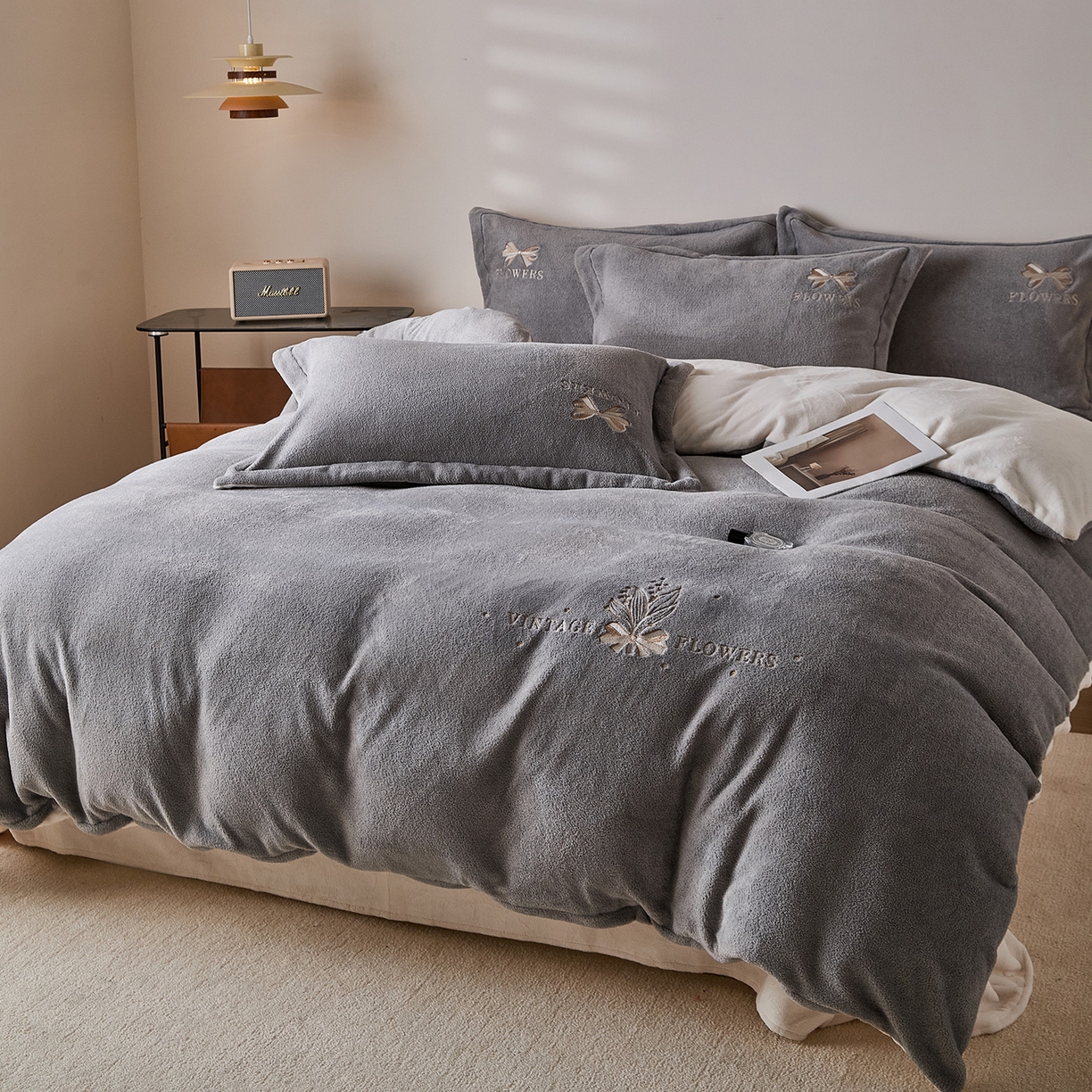 91家纺网 家纺一手货源 找家纺 （总）锦罗绣 2025新款雪尼绒艾尼绒230克全消光绣花系列单被套