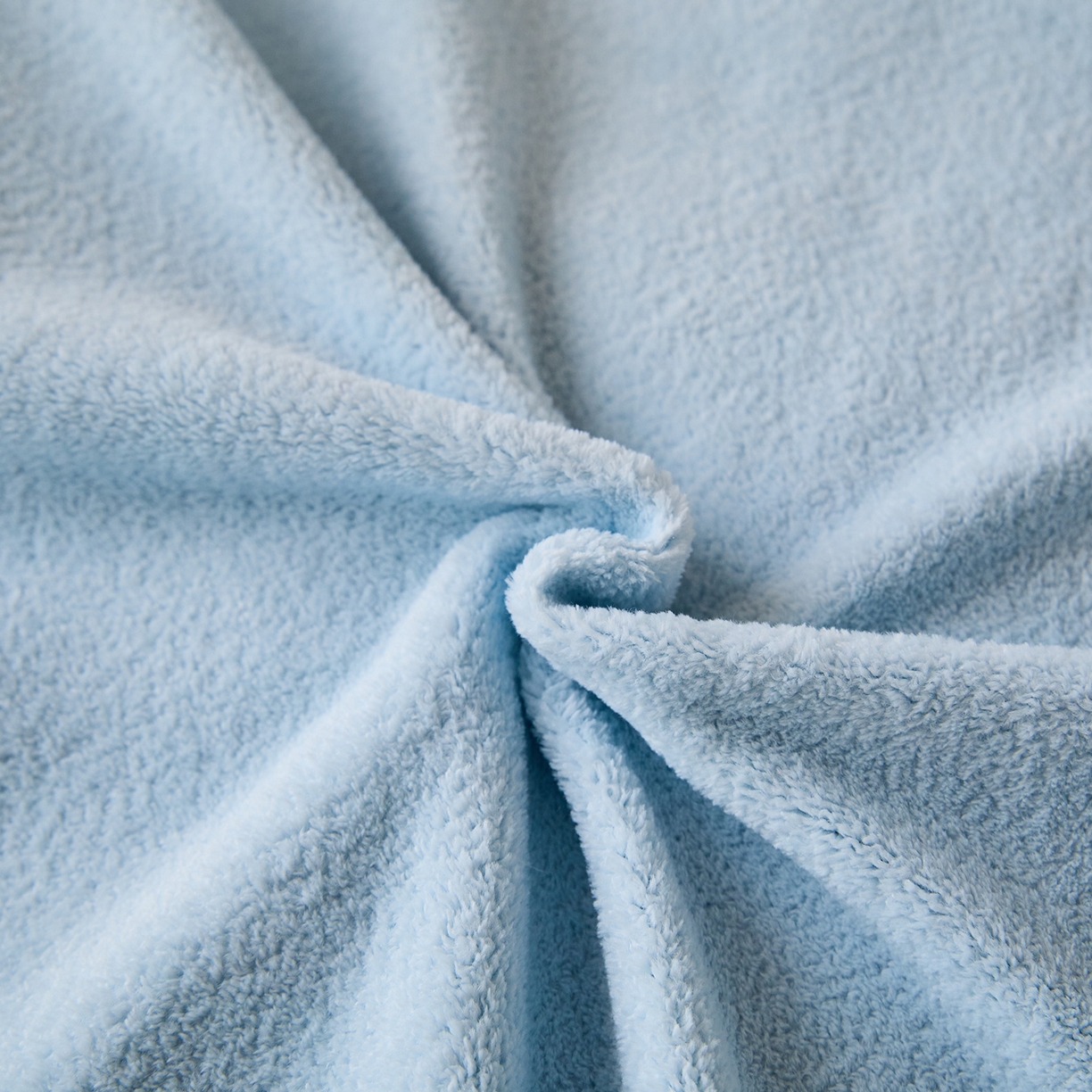 91家纺网 家纺一手货源 找家纺 锦罗绣 2025新款雪尼绒艾尼绒230克全消光绣花系列单被套 清新蓝+卡其