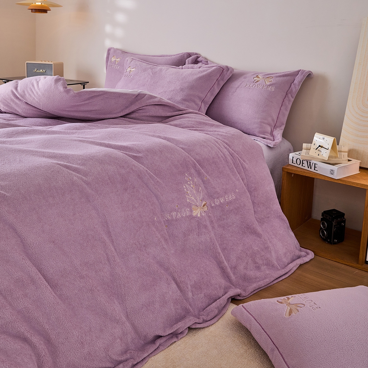 91家纺网 家纺一手货源 找家纺 锦罗绣 2025新款雪尼绒艾尼绒230克全消光绣花系列单被套 紫色+熏衣紫