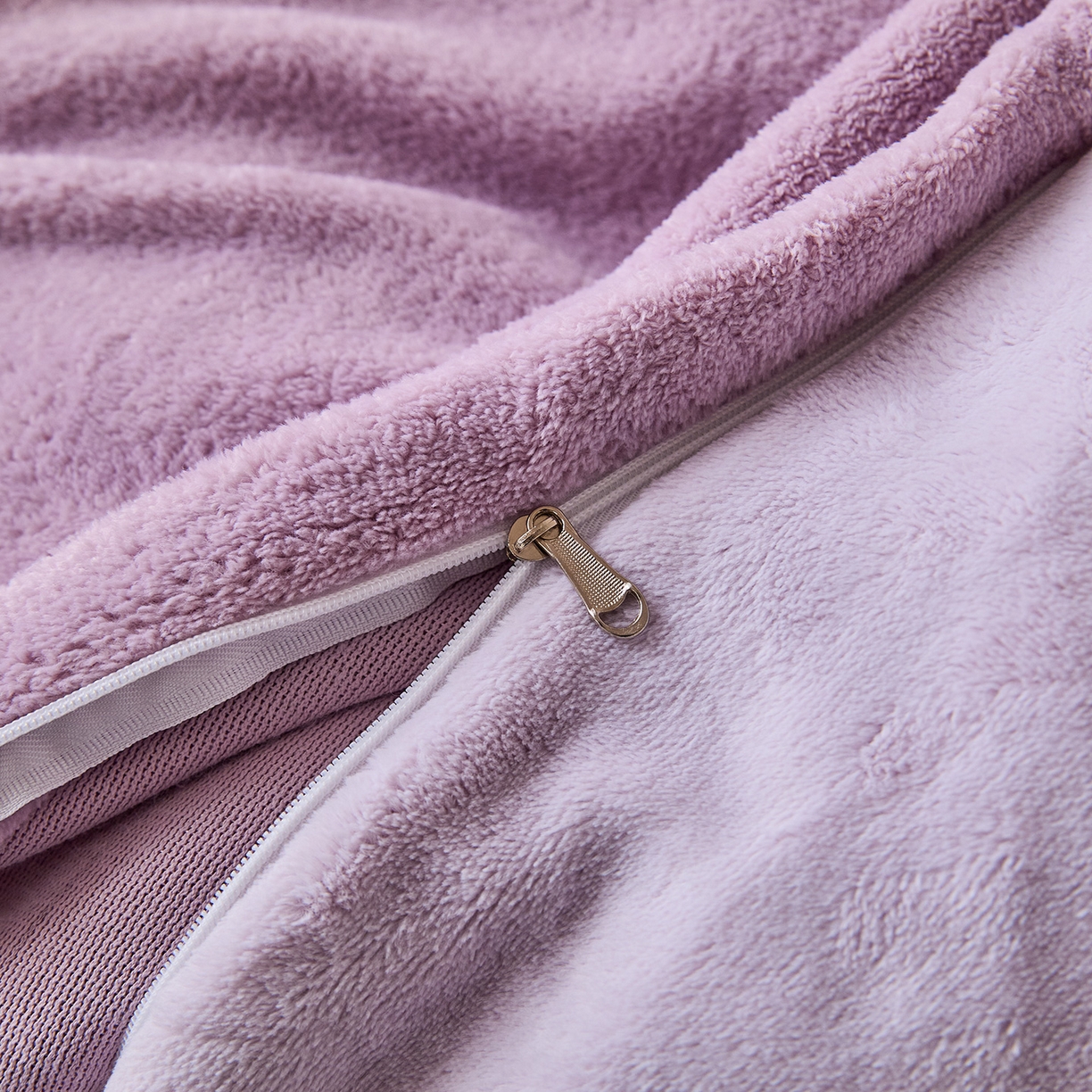 91家纺网 家纺一手货源 找家纺 锦罗绣 2025新款雪尼绒艾尼绒230克全消光绣花系列单被套 紫色+熏衣紫