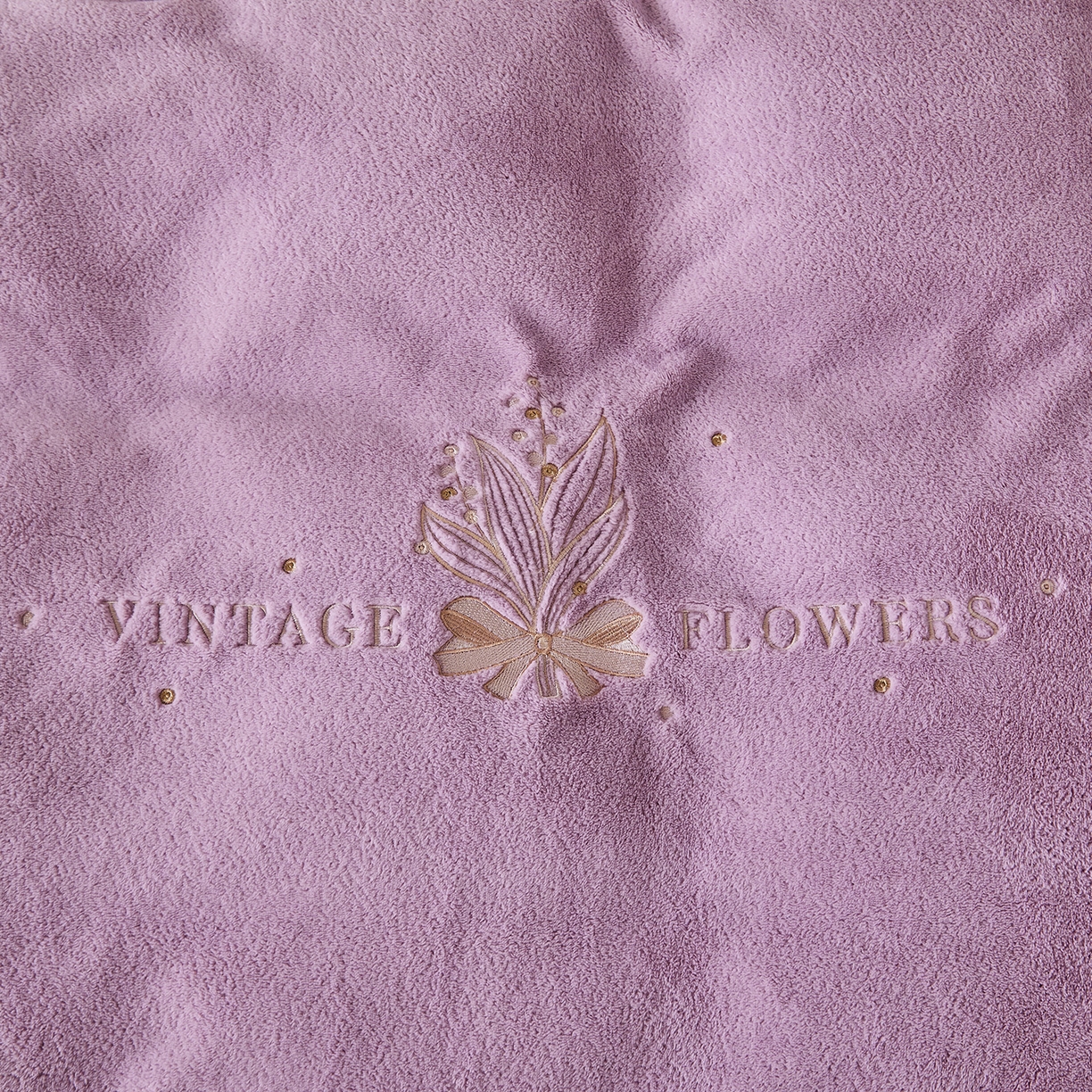 91家纺网 家纺一手货源 找家纺 锦罗绣 2025新款雪尼绒艾尼绒230克全消光绣花系列单被套 紫色+熏衣紫