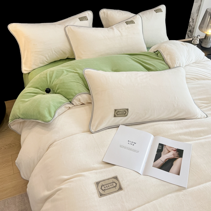 91家纺网 家纺一手货源 找家纺 眠博士 2025新款时尚款牛奶绒加厚保暖四件套四件套 时尚款-白拼果绿