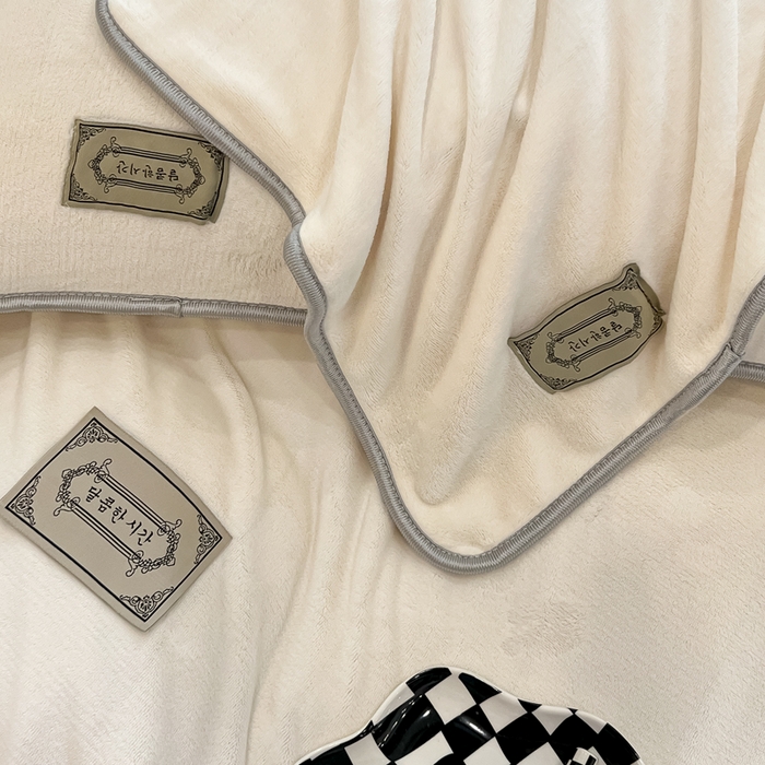 91家纺网 家纺一手货源 找家纺 眠博士 2025新款时尚款牛奶绒加厚保暖四件套四件套 时尚款-白拼果绿