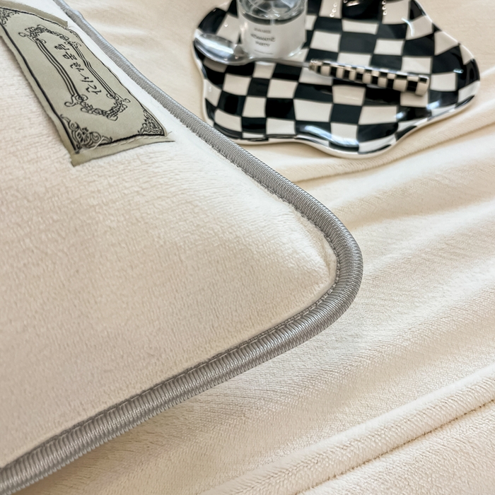 91家纺网 家纺一手货源 找家纺 眠博士 2025新款时尚款牛奶绒加厚保暖四件套四件套 时尚款-白拼果绿