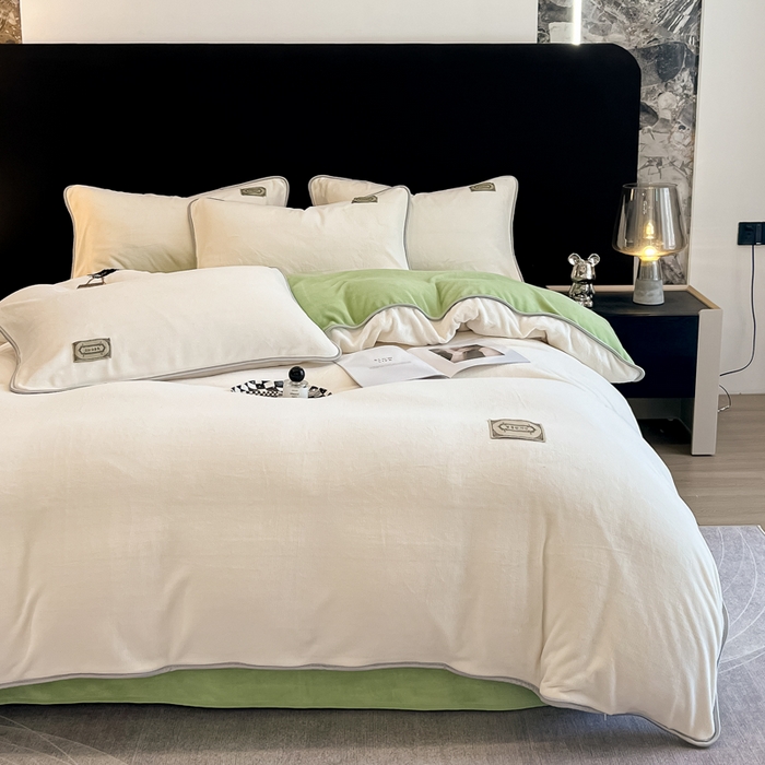 91家纺网 家纺一手货源 找家纺 眠博士 2025新款时尚款牛奶绒加厚保暖四件套四件套 时尚款-白拼果绿