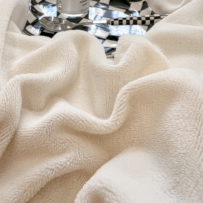 91家纺网 家纺一手货源 找家纺 眠博士 2025新款时尚款牛奶绒加厚保暖四件套四件套 时尚款-白拼咖