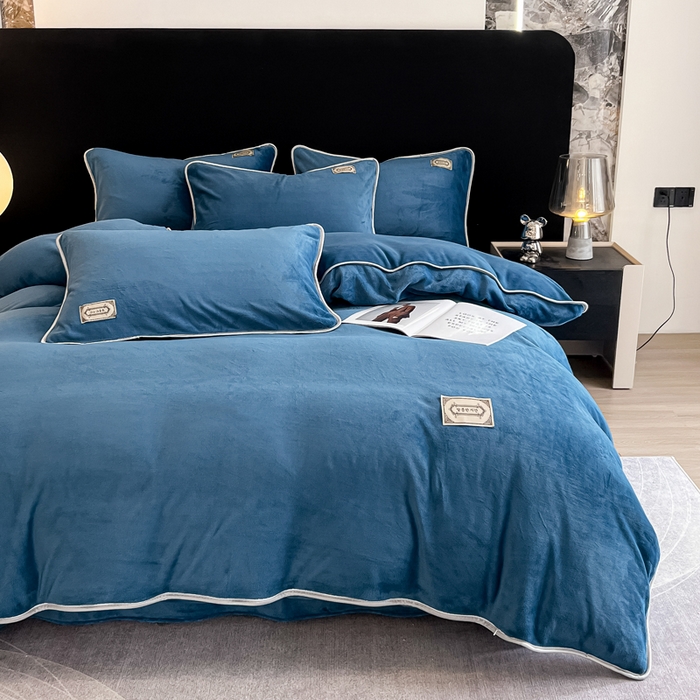 91家纺网 家纺一手货源 找家纺 眠博士 2025新款时尚款牛奶绒加厚保暖四件套四件套 时尚款-靛青