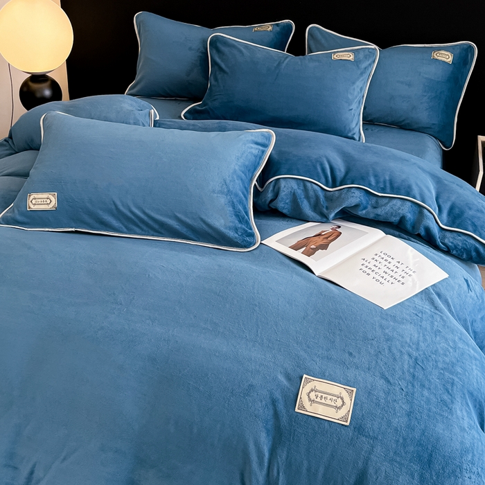 91家纺网 家纺一手货源 找家纺 眠博士 2025新款时尚款牛奶绒加厚保暖四件套四件套 时尚款-靛青