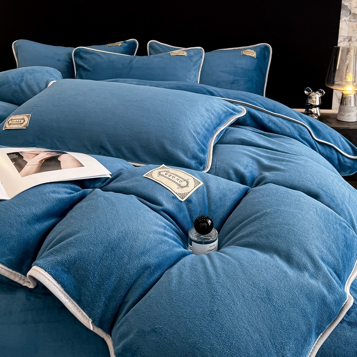 91家纺网 家纺一手货源 找家纺 眠博士 2025新款时尚款牛奶绒加厚保暖四件套四件套 时尚款-靛青