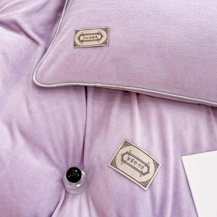 91家纺网 家纺一手货源 找家纺 眠博士 2025新款时尚款牛奶绒加厚保暖四件套四件套 时尚款-丁香紫