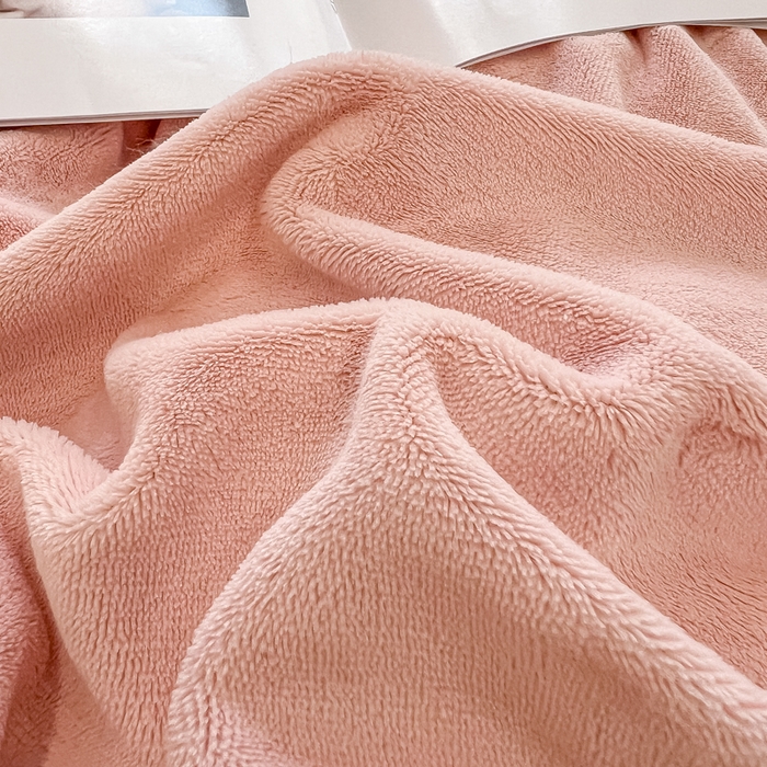 91家纺网 家纺一手货源 找家纺 眠博士 2025新款时尚款牛奶绒加厚保暖四件套四件套 时尚款-粉拼灰