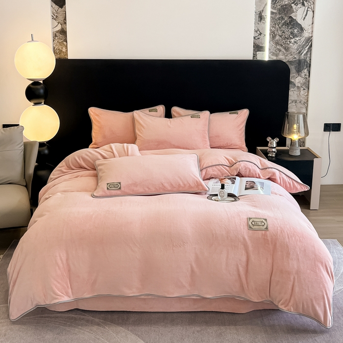 91家纺网 家纺一手货源 找家纺 眠博士 2025新款时尚款牛奶绒加厚保暖四件套四件套 时尚款-粉色