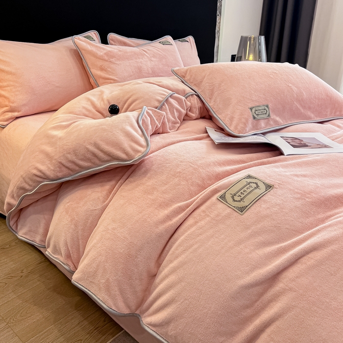 91家纺网 家纺一手货源 找家纺 眠博士 2025新款时尚款牛奶绒加厚保暖四件套四件套 时尚款-粉色