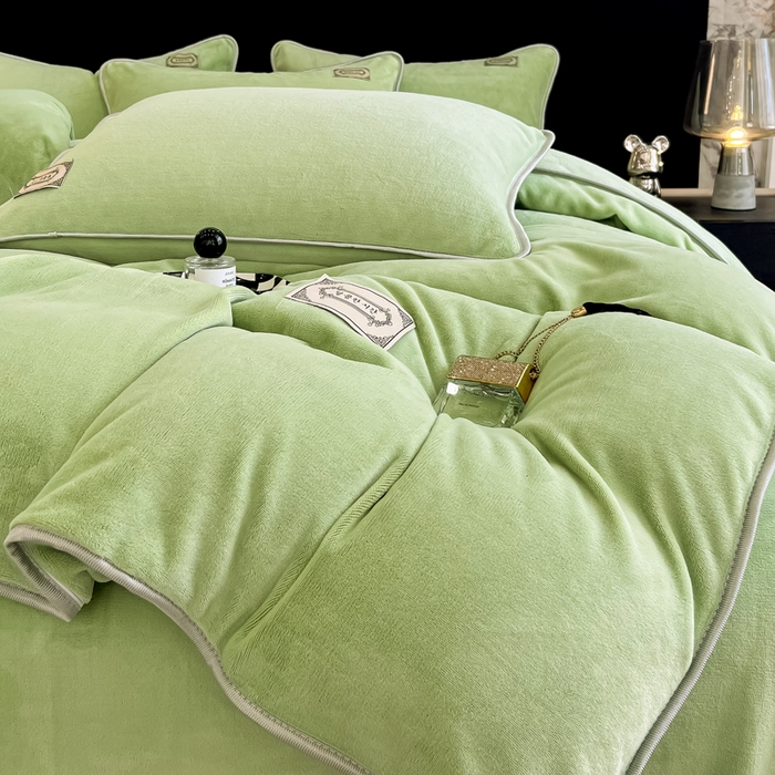 91家纺网 家纺一手货源 找家纺 眠博士 2025新款时尚款牛奶绒加厚保暖四件套四件套 时尚款-苹果绿