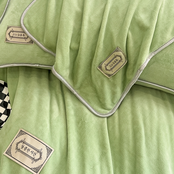 91家纺网 家纺一手货源 找家纺 眠博士 2025新款时尚款牛奶绒加厚保暖四件套四件套 时尚款-苹果绿