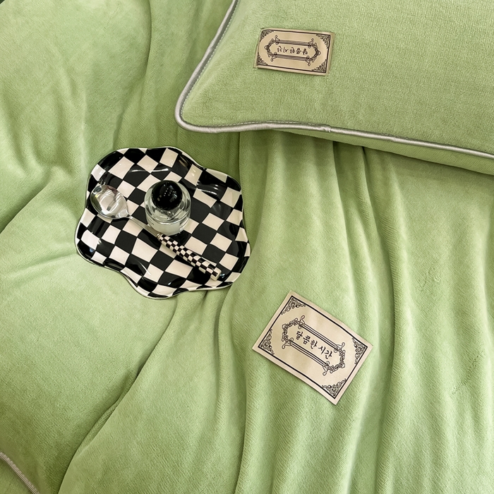 91家纺网 家纺一手货源 找家纺 眠博士 2025新款时尚款牛奶绒加厚保暖四件套四件套 时尚款-苹果绿