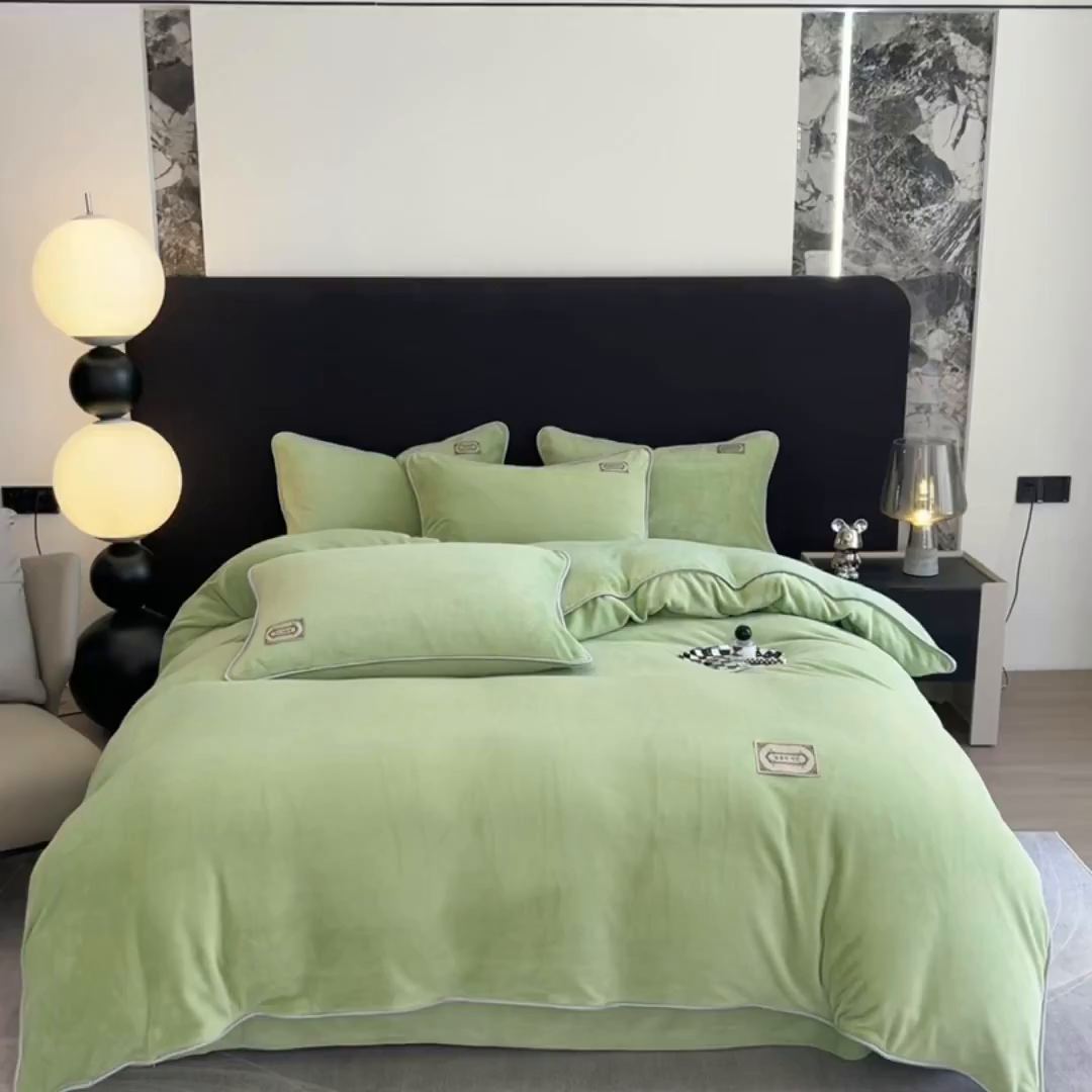 91家纺网 家纺一手货源 找家纺 眠博士 2025新款时尚款牛奶绒加厚保暖四件套四件套 时尚款-苹果绿