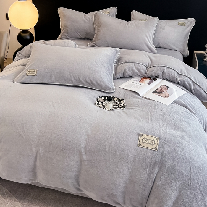91家纺网 家纺一手货源 找家纺 眠博士 2025新款时尚款牛奶绒加厚保暖四件套四件套 时尚款-浅灰