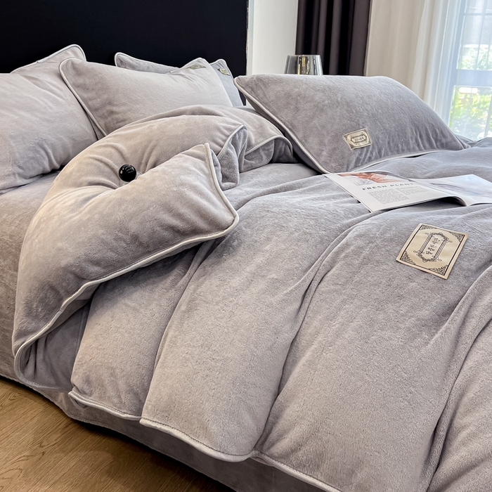 91家纺网 家纺一手货源 找家纺 眠博士 2025新款时尚款牛奶绒加厚保暖四件套四件套 时尚款-浅灰