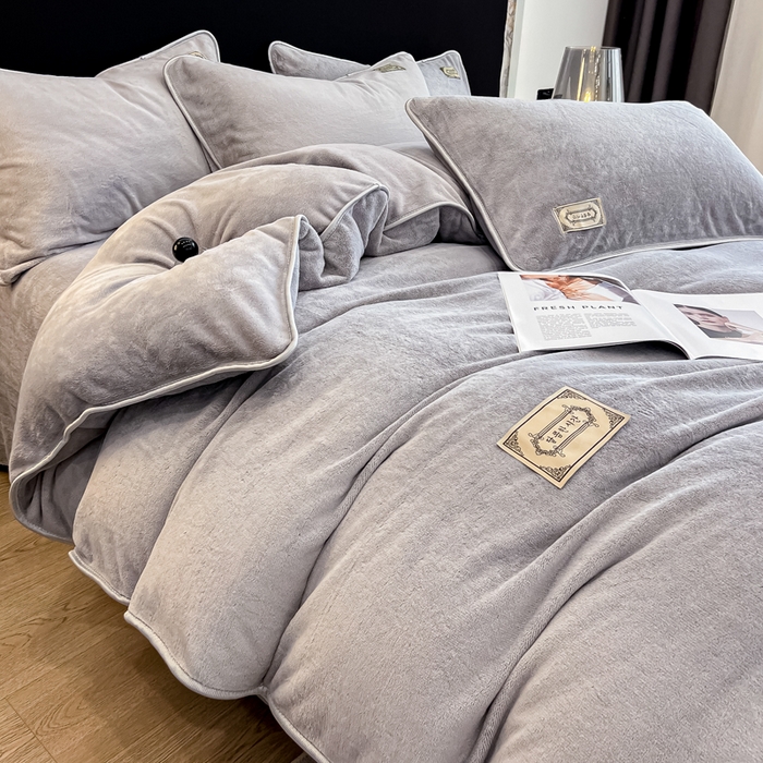 91家纺网 家纺一手货源 找家纺 眠博士 2025新款时尚款牛奶绒加厚保暖四件套四件套 时尚款-浅灰