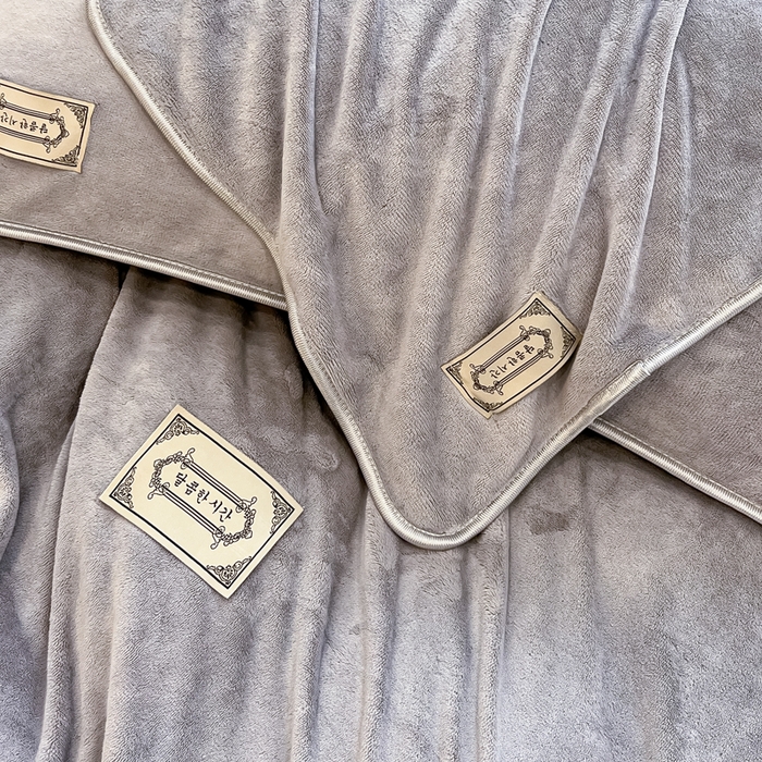 91家纺网 家纺一手货源 找家纺 眠博士 2025新款时尚款牛奶绒加厚保暖四件套四件套 时尚款-浅灰