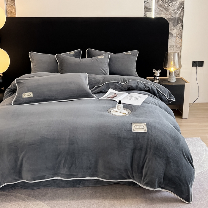 91家纺网 家纺一手货源 找家纺 眠博士 2025新款时尚款牛奶绒加厚保暖四件套四件套 时尚款-深灰