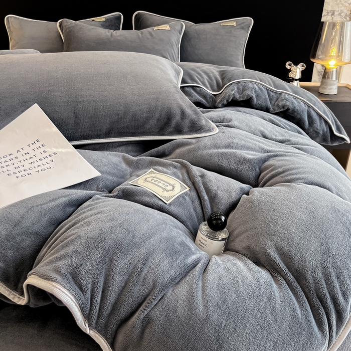 91家纺网 家纺一手货源 找家纺 眠博士 2025新款时尚款牛奶绒加厚保暖四件套四件套 时尚款-深灰