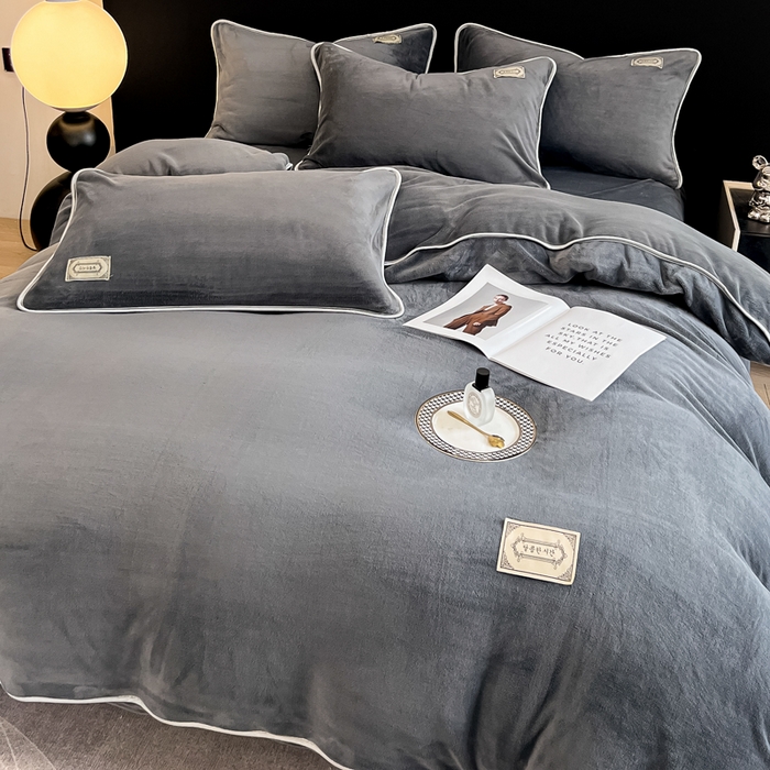 91家纺网 家纺一手货源 找家纺 眠博士 2025新款时尚款牛奶绒加厚保暖四件套四件套 时尚款-深灰