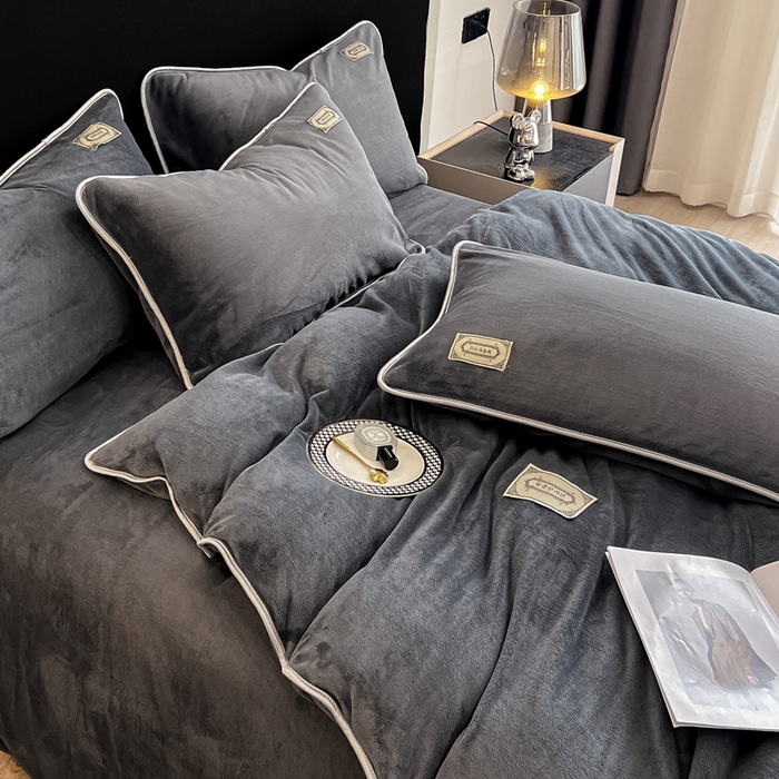 91家纺网 家纺一手货源 找家纺 眠博士 2025新款时尚款牛奶绒加厚保暖四件套四件套 时尚款-深灰