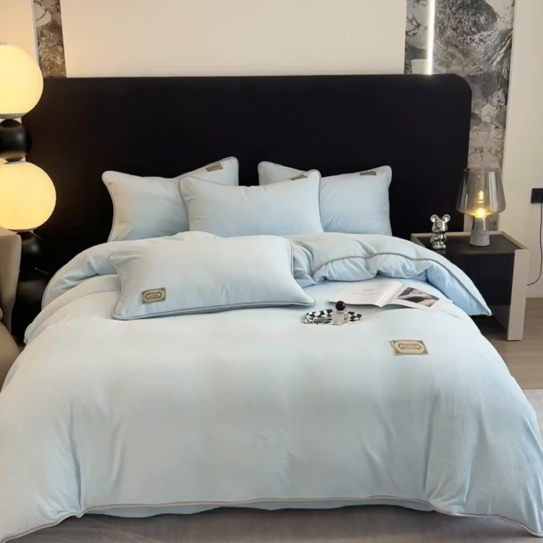 91家纺网 家纺一手货源 找家纺 眠博士 2025新款时尚款牛奶绒加厚保暖四件套四件套 时尚款-雾霾蓝