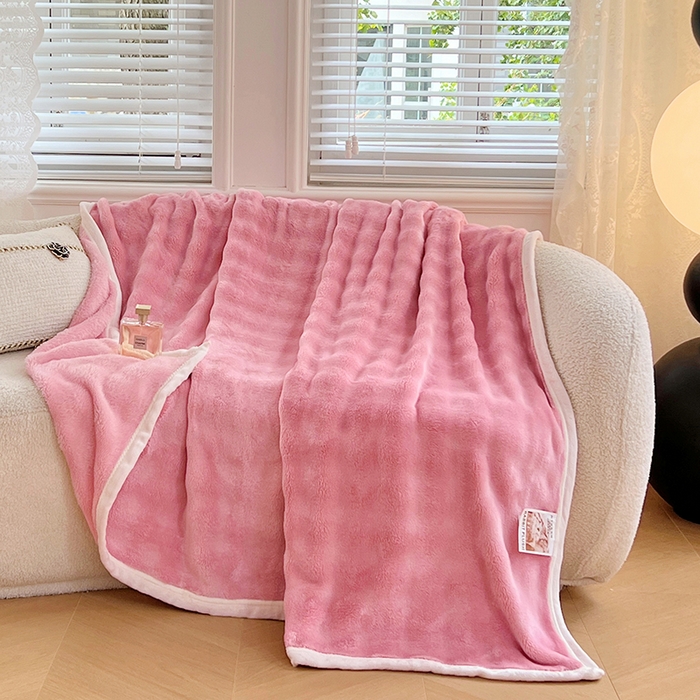 91家纺网 家纺一手货源 找家纺 贝拉梦家纺 2025新款加厚保暖托卡斯兔毛绒毛毯多功能毯子保暖盖毯毯子 甜蜜粉