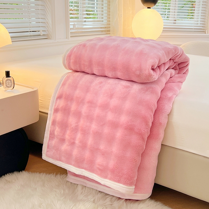 91家纺网 家纺一手货源 找家纺 贝拉梦家纺 2025新款加厚保暖托卡斯兔毛绒毛毯多功能毯子保暖盖毯毯子 甜蜜粉