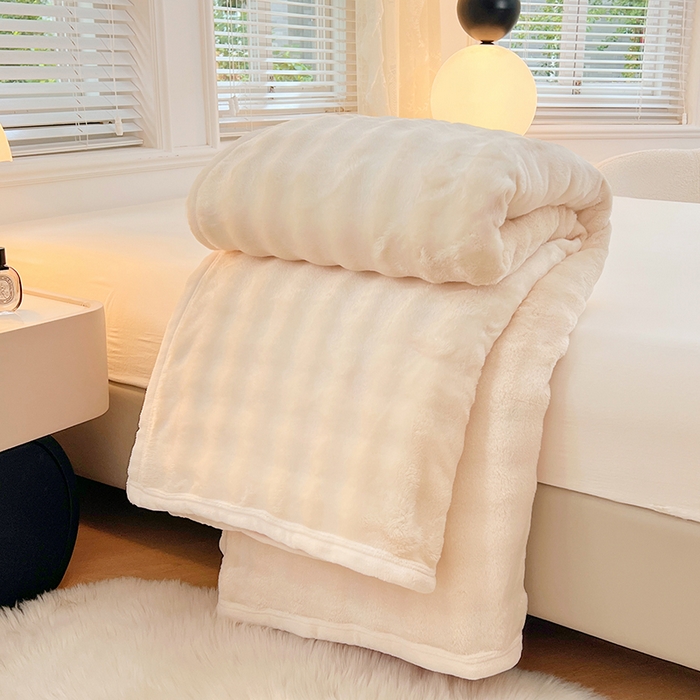 91家纺网 家纺一手货源 找家纺 贝拉梦家纺 2025新款加厚保暖托卡斯兔毛绒毛毯多功能毯子保暖盖毯毯子 元气白桃