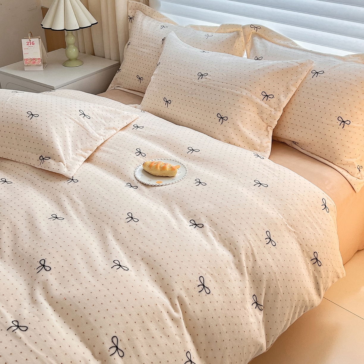 91家纺网 家纺一手货源 找家纺 锦罗绣 2025新款230克牛奶绒印花单被套 爱心结