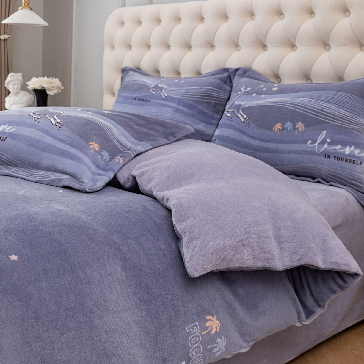 91家纺网 家纺一手货源 找家纺 锦罗绣 2025新款230克牛奶绒印花单被套 匆匆那年