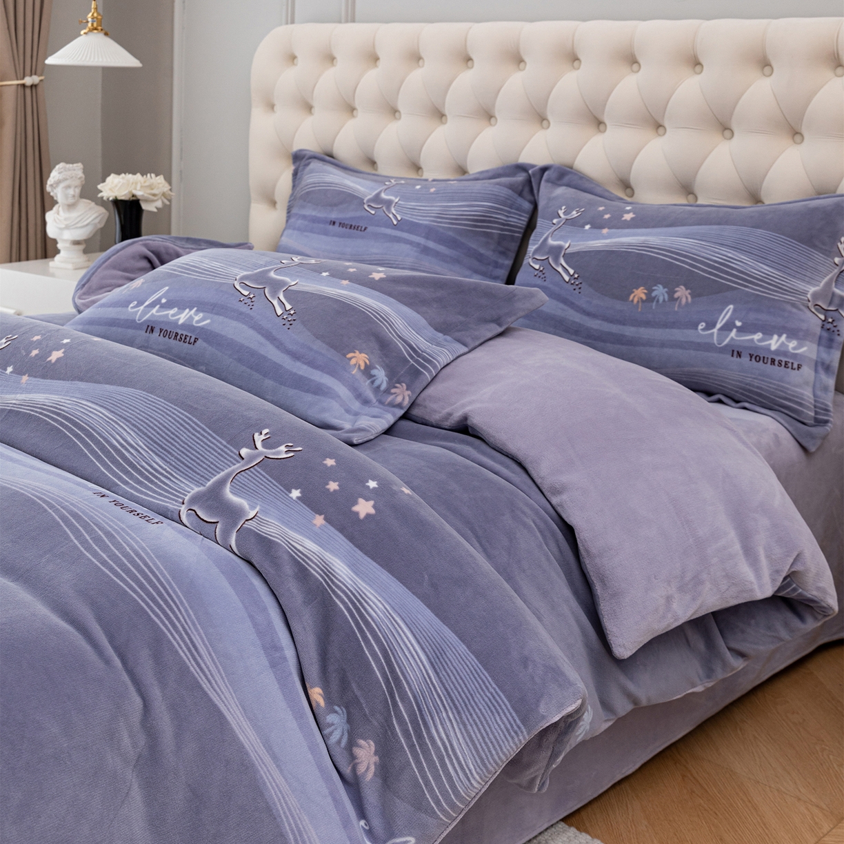 91家纺网 家纺一手货源 找家纺 锦罗绣 2025新款230克牛奶绒印花单被套 匆匆那年