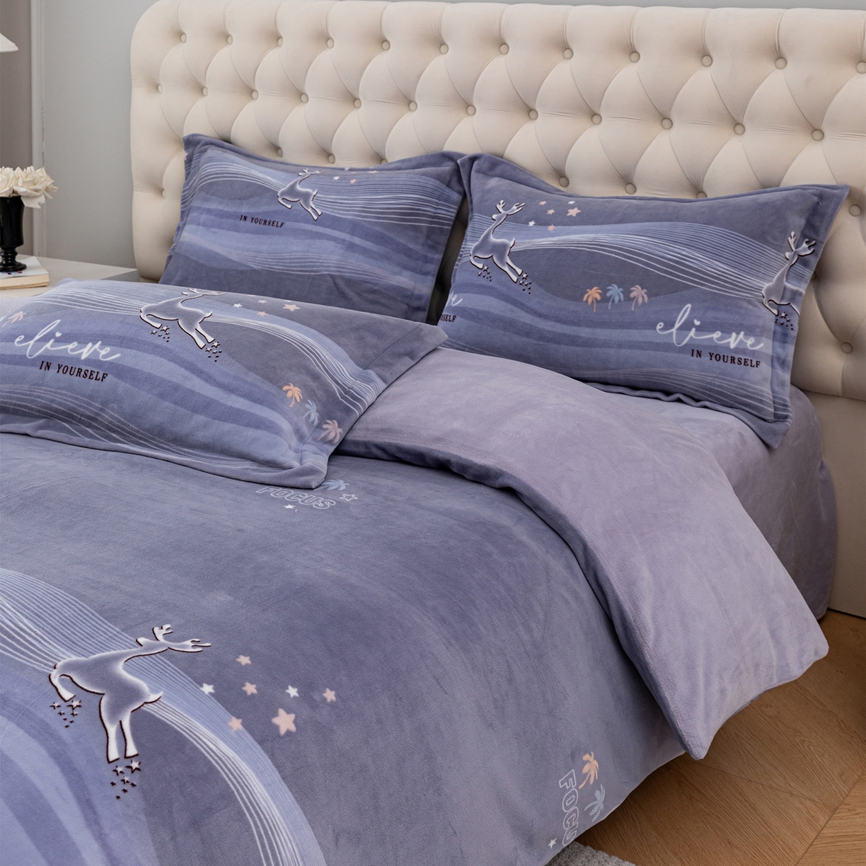 91家纺网 家纺一手货源 找家纺 锦罗绣 2025新款230克牛奶绒印花单被套 匆匆那年