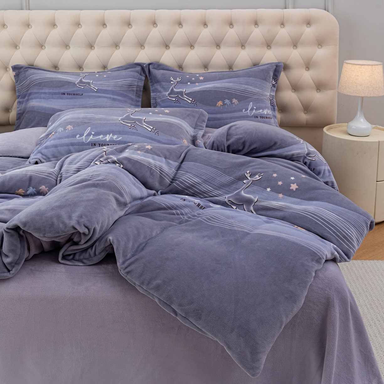 91家纺网 家纺一手货源 找家纺 锦罗绣 2025新款230克牛奶绒印花单被套 匆匆那年