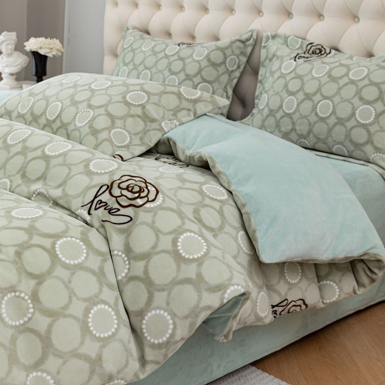 91家纺网 家纺一手货源 找家纺 锦罗绣 2025新款230克牛奶绒印花单被套 等待