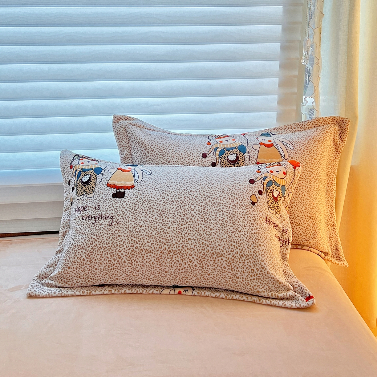 91家纺网 家纺一手货源 找家纺 锦罗绣 2025新款230克牛奶绒印花单被套 开心宝贝